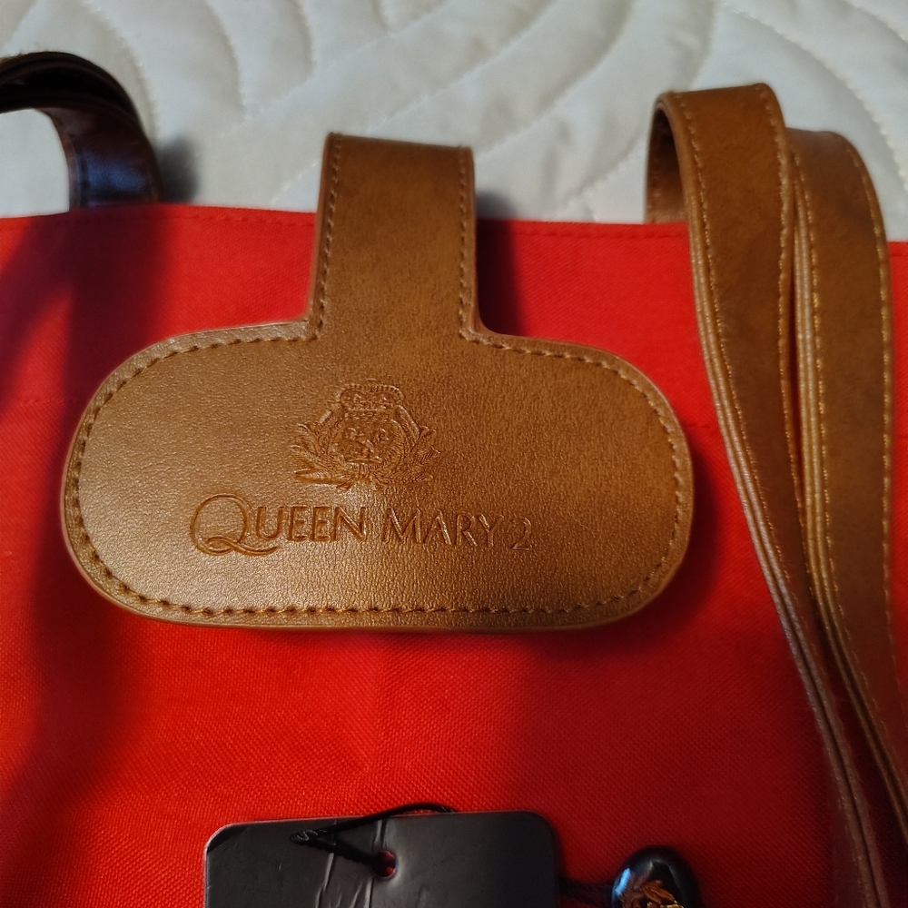 Queen Mary 2 Cunard Foldable Tote Bag with Brown Straps - Picture 3 of 6